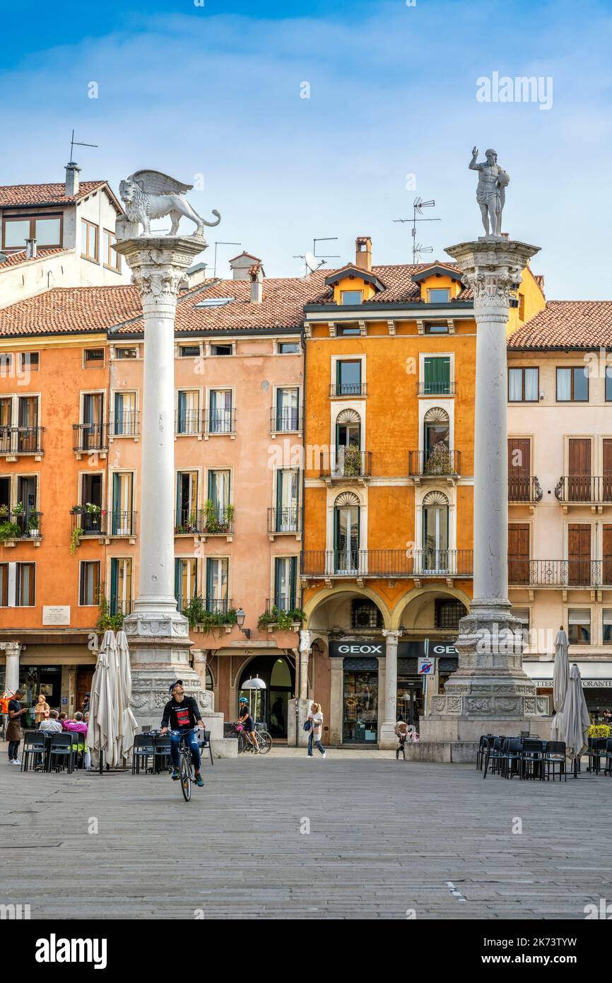 St Colonne Marco e Serenissima, Piazza dei Signori, Vicenza, Veneto, Italia Foto Stock