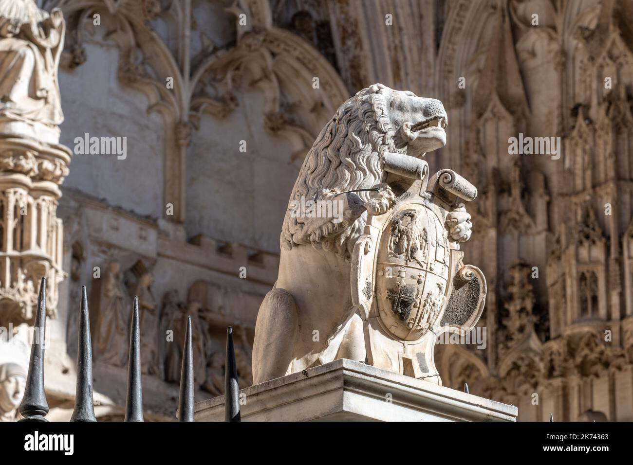 Architettura dettagliata all'esterno della cattedrale primaziale di Santa Maria di Toledo, Spagna Foto Stock
