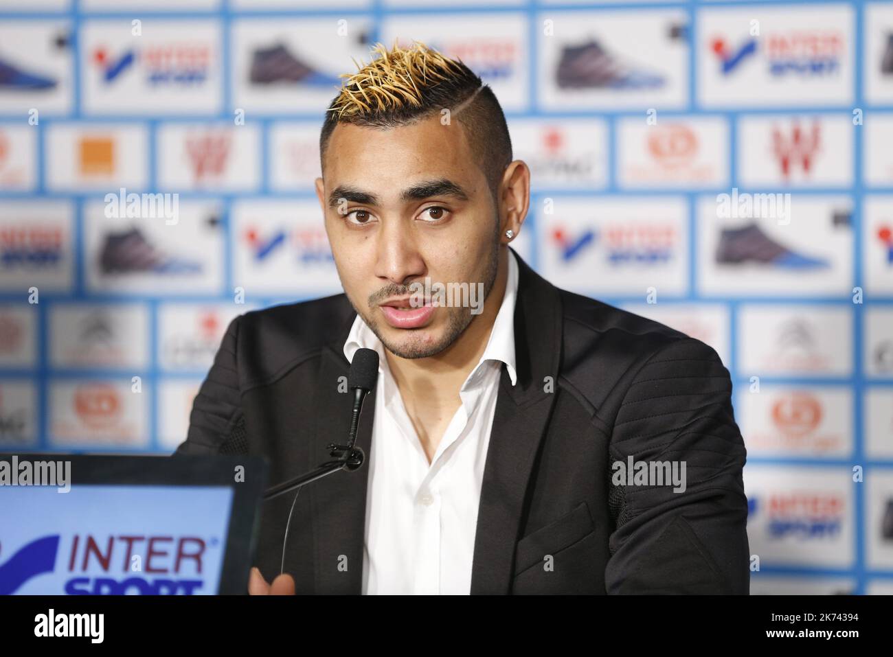 Marsiglia, Francia jan 30th 2017 Dimitri Payet ha detto di aver bisogno di "returtare le sue radici" nel suo ex club, Marsiglia. Il 29 ha firmato un accordo quadriennale e semestrale con il club Ligue 1. Foto Stock