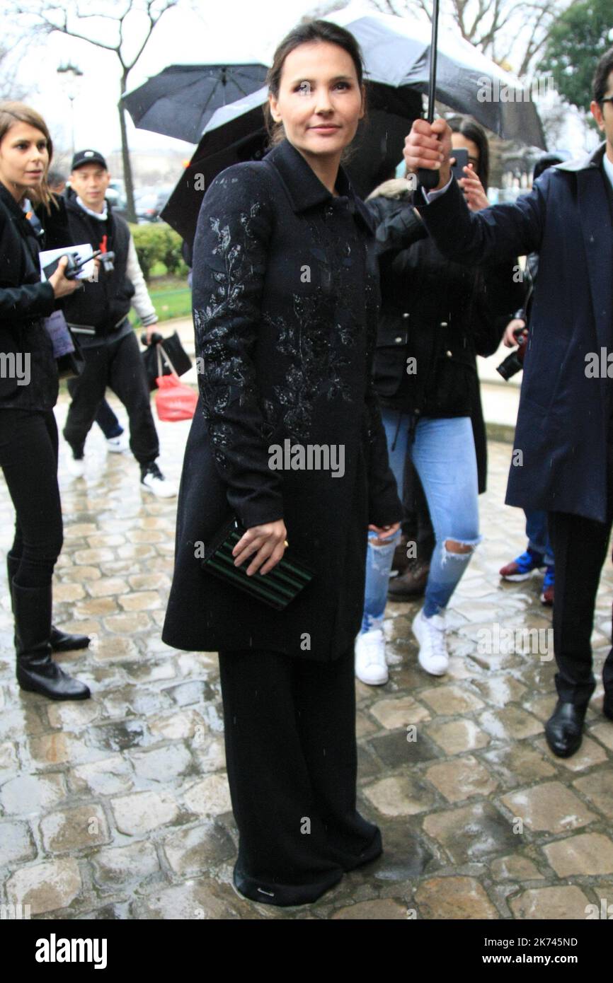 Virginie Ledoyen è in arrivo per assistere alla sfilata di moda Elie Saab Pret a Porter il 4 marzo 2017 a Parigi, in Francia. Foto Stock