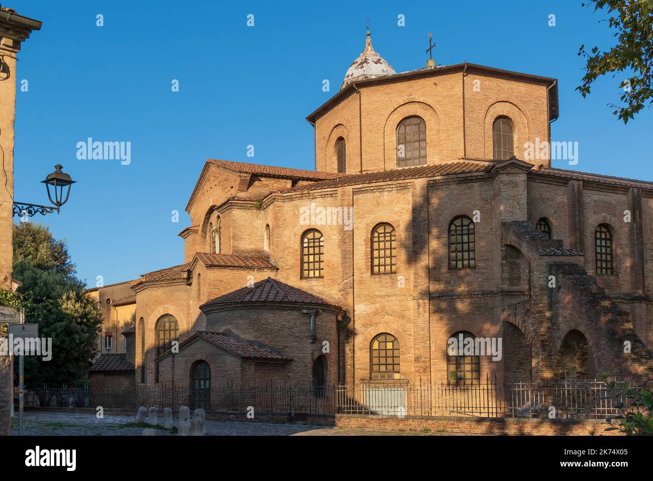 Basilica di San vitale, uno dei più importanti esempi di arte bizantina paleocristiana dell'Europa occidentale, costruita nel 547, Ravenna, Emilia-Romagna, i Foto Stock