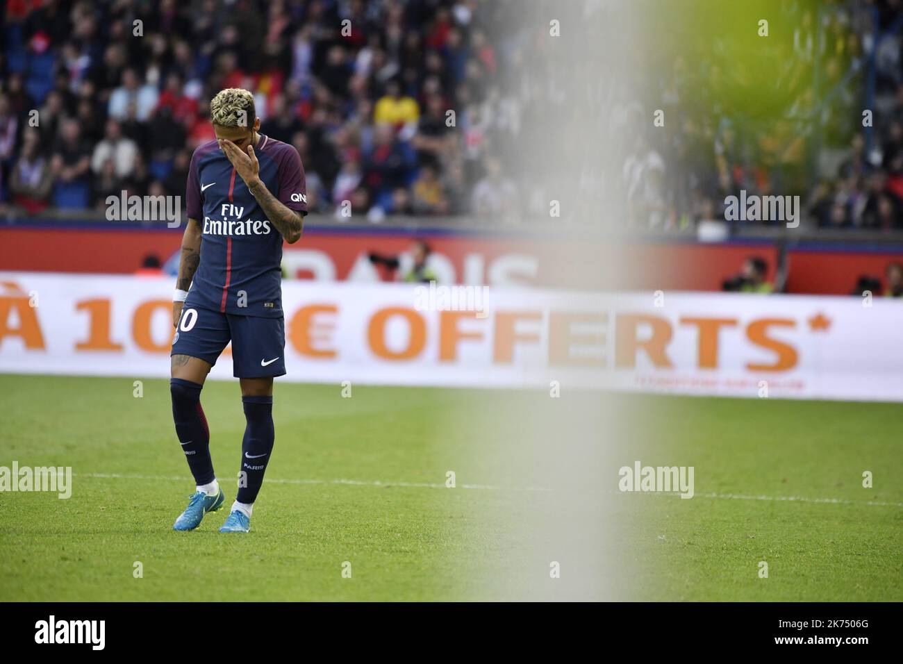 Parigi Neymar Jr di Saint Germain durante la partita di calcio della lega francese 1 tra PSG e Bordeaux allo stadio Parc des Princes di Parigi, Francia, 30 settembre 2017 Foto Stock