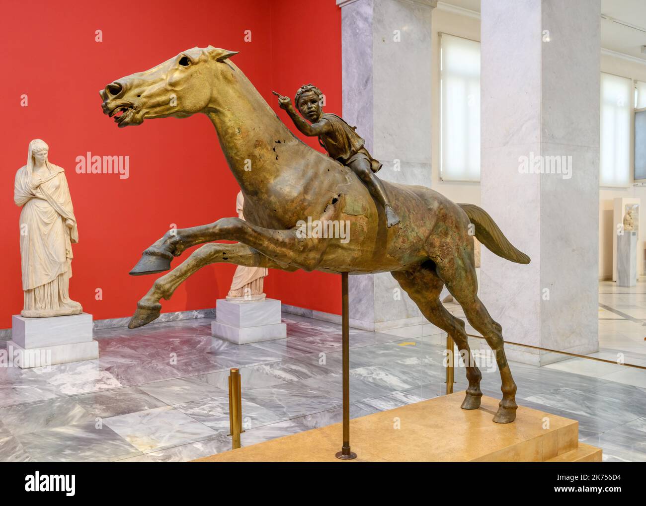 L'Artemision Jockey. Statua in bronzo di un cavallo e di un giovane jockey, 140 a.C., Museo Archeologico Nazionale, Atene, Grecia Foto Stock