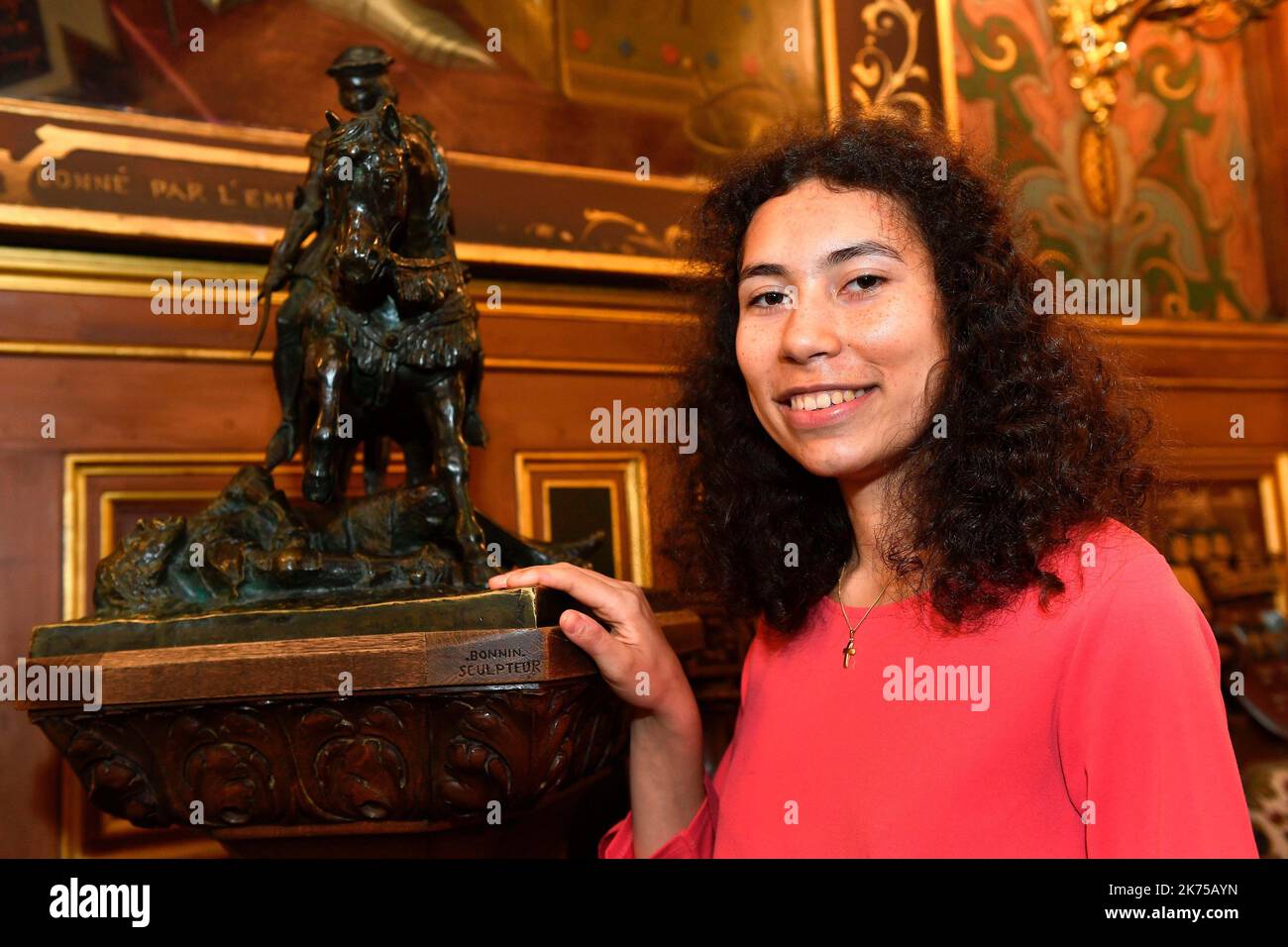 Orleans, Francia, feb 19th 2018. La città francese di Orleans ha per la prima volta nominato un adolescente di razza mista per giocare l'eroina popolare Joan of Arc per feste annuali, inducendo un torrente di abusi razzisti da parte di utenti di social media di estrema destra. Foto Stock