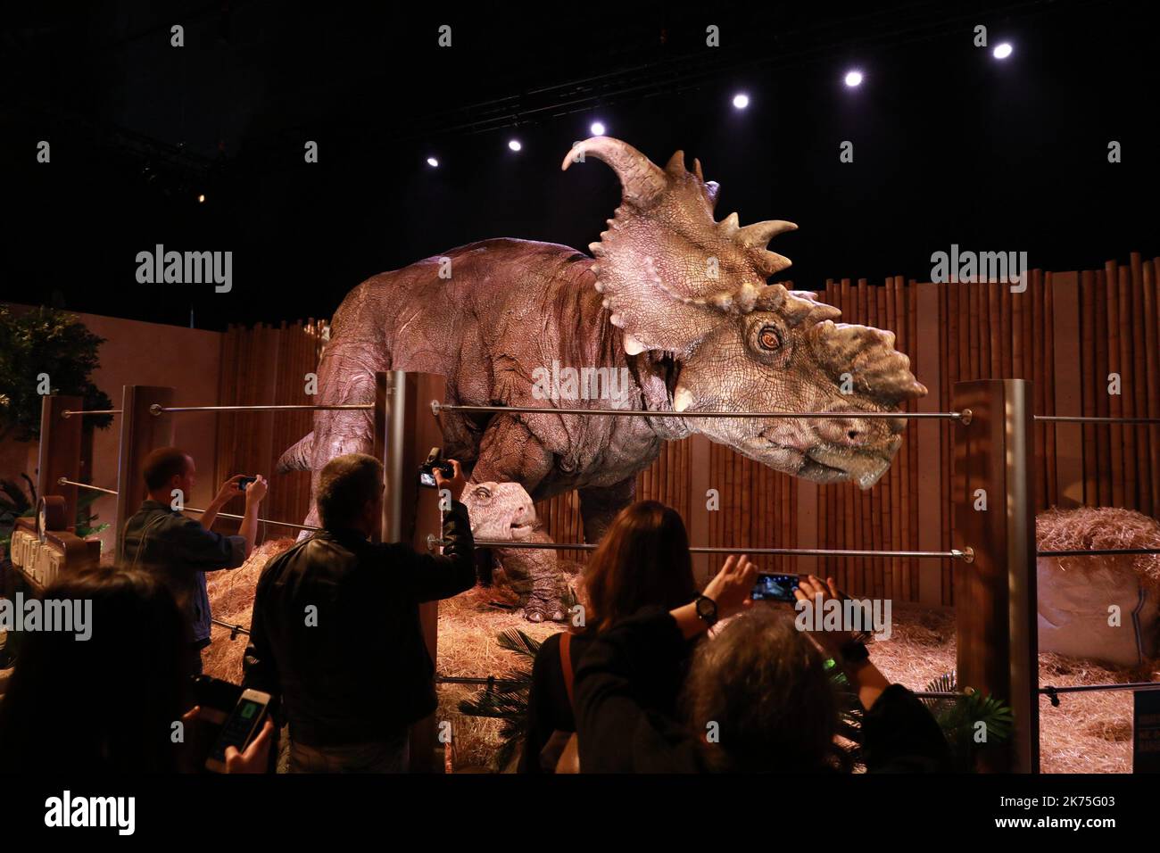 La mostra Jurassic World arriva a Saint-Denis, Francia dal 14 aprile 2018 al 2 settembre 2018. Foto Stock