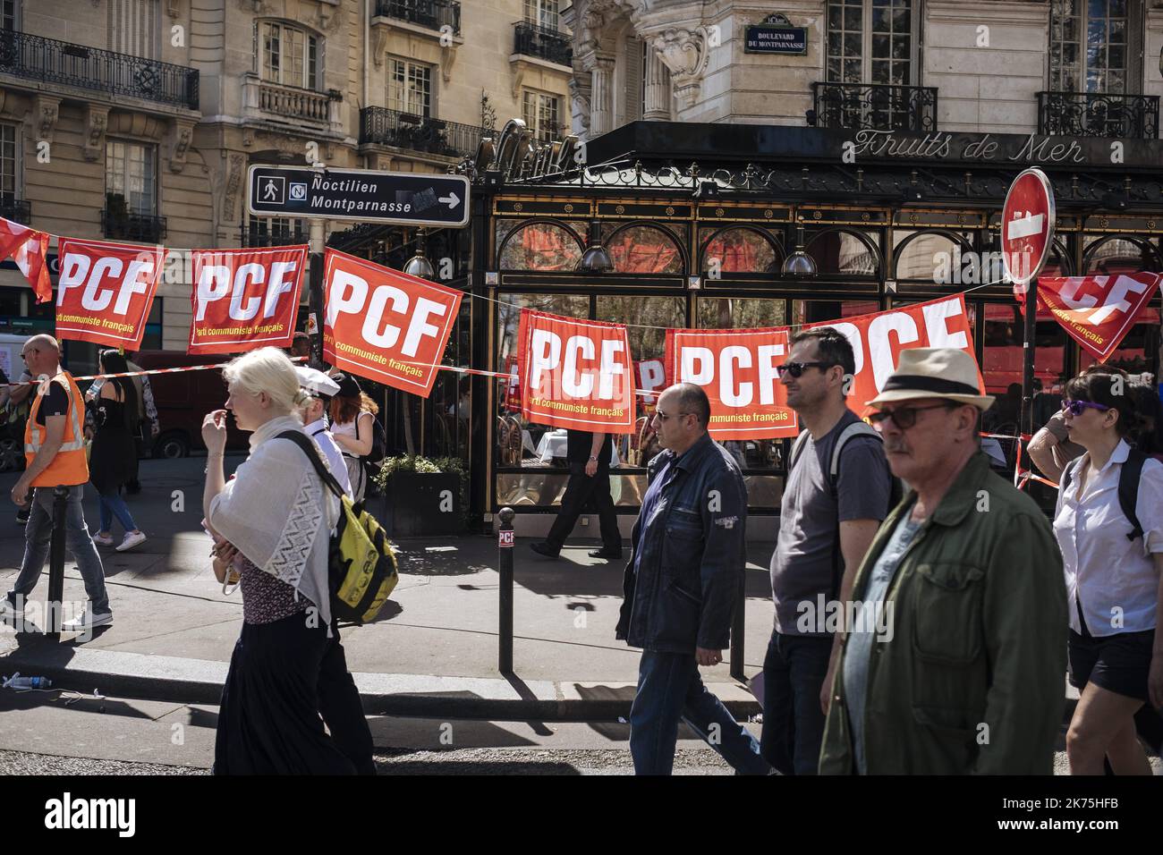 ©Jan Schmidt-Whitley / le Pictori/MAXPPP - Jan Schmidt-Whitley / le Pictorium - 19/04/2018 - Francia / Ile-de-France / Parigi - manifestazione interprofessionnelle dans Paris a l'appel de la CGT pour protester contre les reformes propotee par le president Emmanuel Macron et le gouvernement de Edouard Philippe. / 19/04/2018 - Francia / Ile-de-France (regione) / Parigi - manifestazione interprofessionale a Parigi all'appello del CGT per protestare contro le riforme proposte dal Presidente Emmanuel Macron e dal governo di Edouard Philippe. Foto Stock
