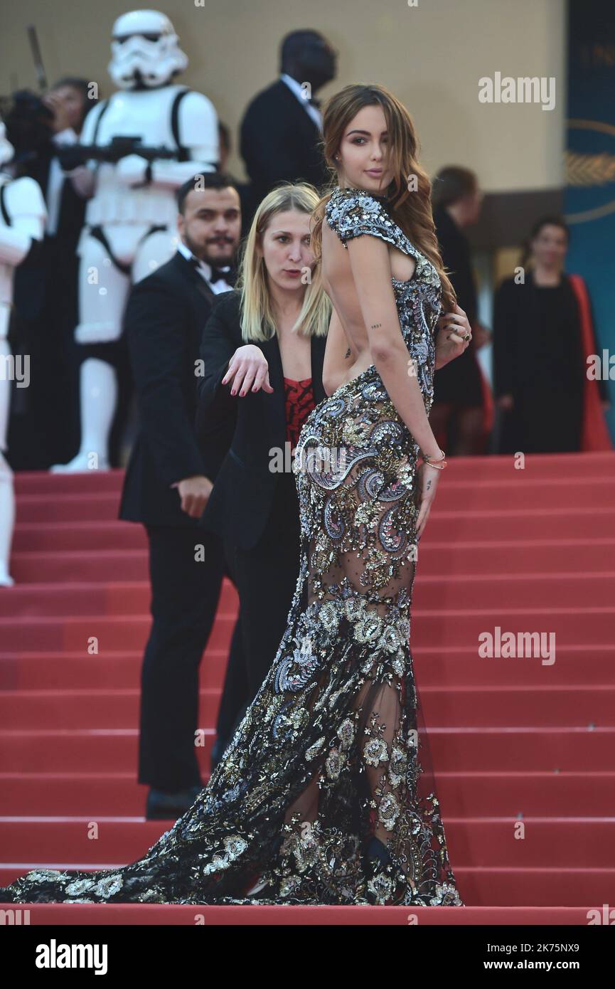 Solo: Arrivi Red Carpet di una storia di Star Wars - il 71st° Festival annuale di Cannes CANNES Cannes Cannes, FRANCIA - 15 MAGGIO: Nabila Benattia e Thomas Vergara partecipano alla proiezione di 'solo: Una storia di Star Wars' durante l'annuNabila Benattia del 71st e Thomas Vergara partecipano alla proiezione di 'solo: A Star Wars Story' durante il 71st° Festival di Cannes al Palais des Festivals il 15 maggio 2018 a Cannes, Francia. Al Festival di Cannes al Palais des Festivals il 15 maggio 2018 a Cannes, Francia. Foto Stock