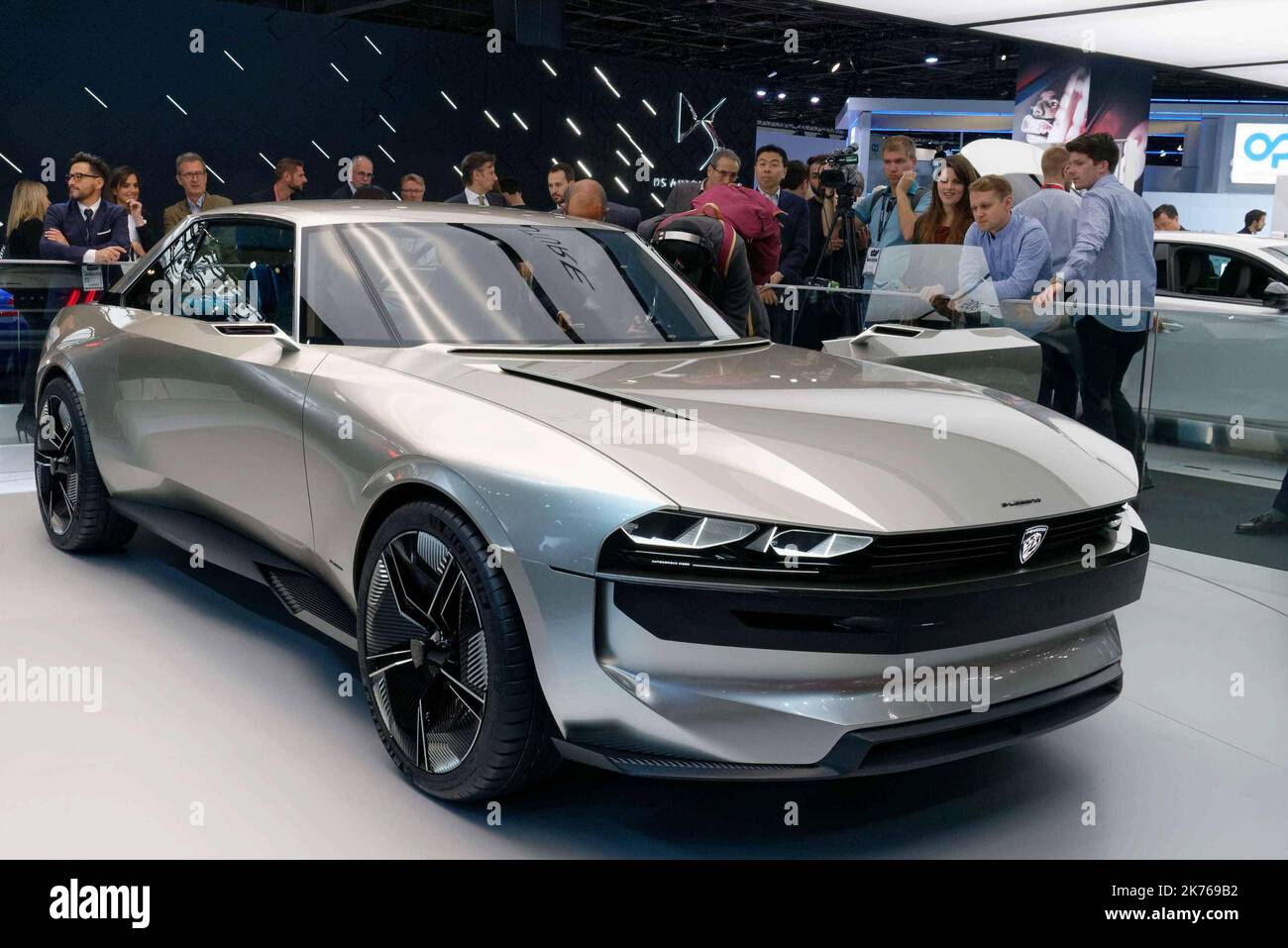 Peugeot e-Legend . - Parigi, Francia, 2nd 2018 ottobre - la prima giornata stampa del Salone di Parigi. Foto Stock