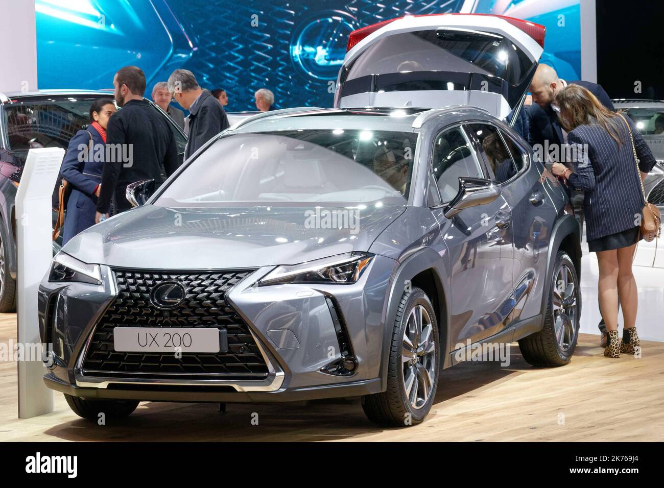 Lexus. UX 200. Paris Motor Show, fiera internazionale che si svolge dal 4th al 14th 2018 ottobre Foto Stock