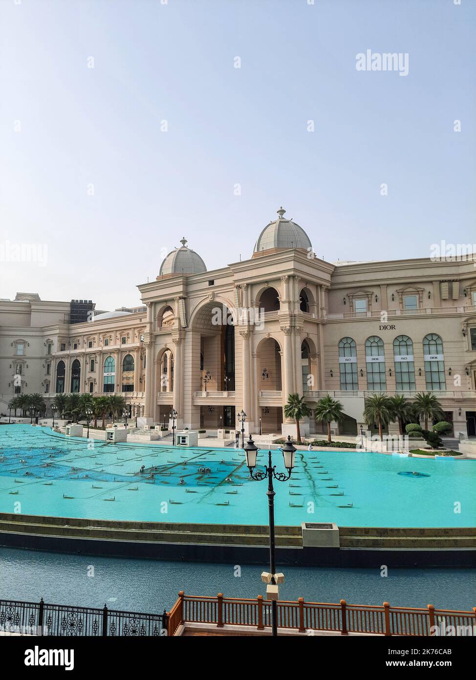 Place Vendôme Mall a Lusail City. Place Vendôme ospita 2 hotel di lusso a cinque stelle, appartamenti serviti, con un massimo di 600 diversi punti vendita al dettaglio. Foto Stock