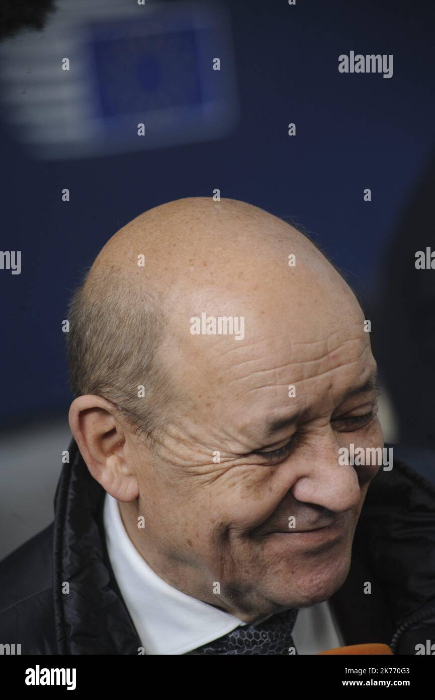 Arrivo e intervento davanti ai giornalisti di Jean-Yves LE DRIAN, ministro degli Affari Esteri francese. Foto Stock