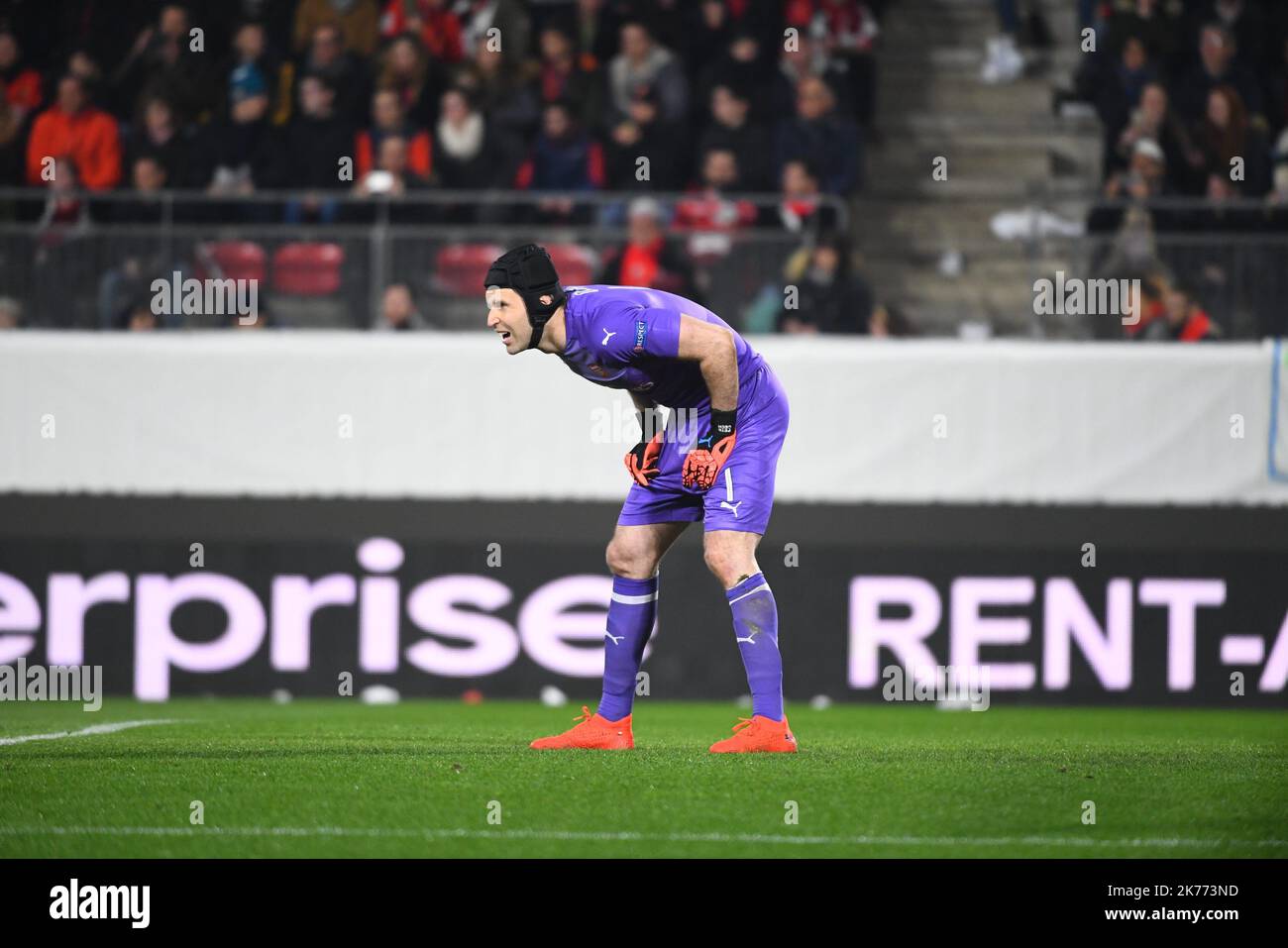 Azione tra Rennes e Arsenal nell'UEGA Europa League Round del 15, prima tappa nello stadio Stade de la Route de Lorient il 7 marzo 2019. Foto Stock