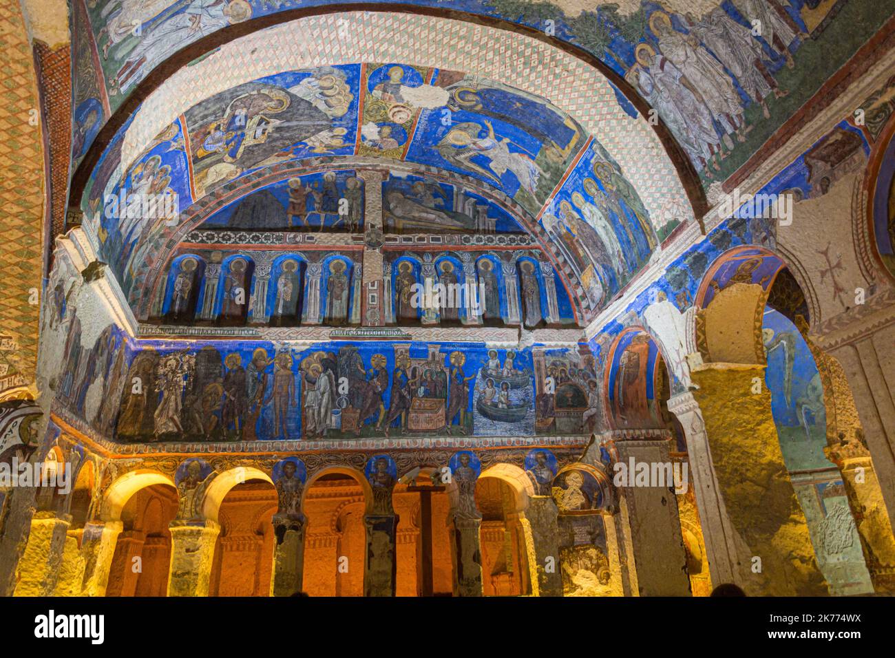 GOREME, TURCHIA - 19 LUGLIO 2019: Affreschi all'interno della Chiesa Tokali (Chiesa della fibbia) a Goreme museo all'aperto in Cappadocia, Turchia Foto Stock