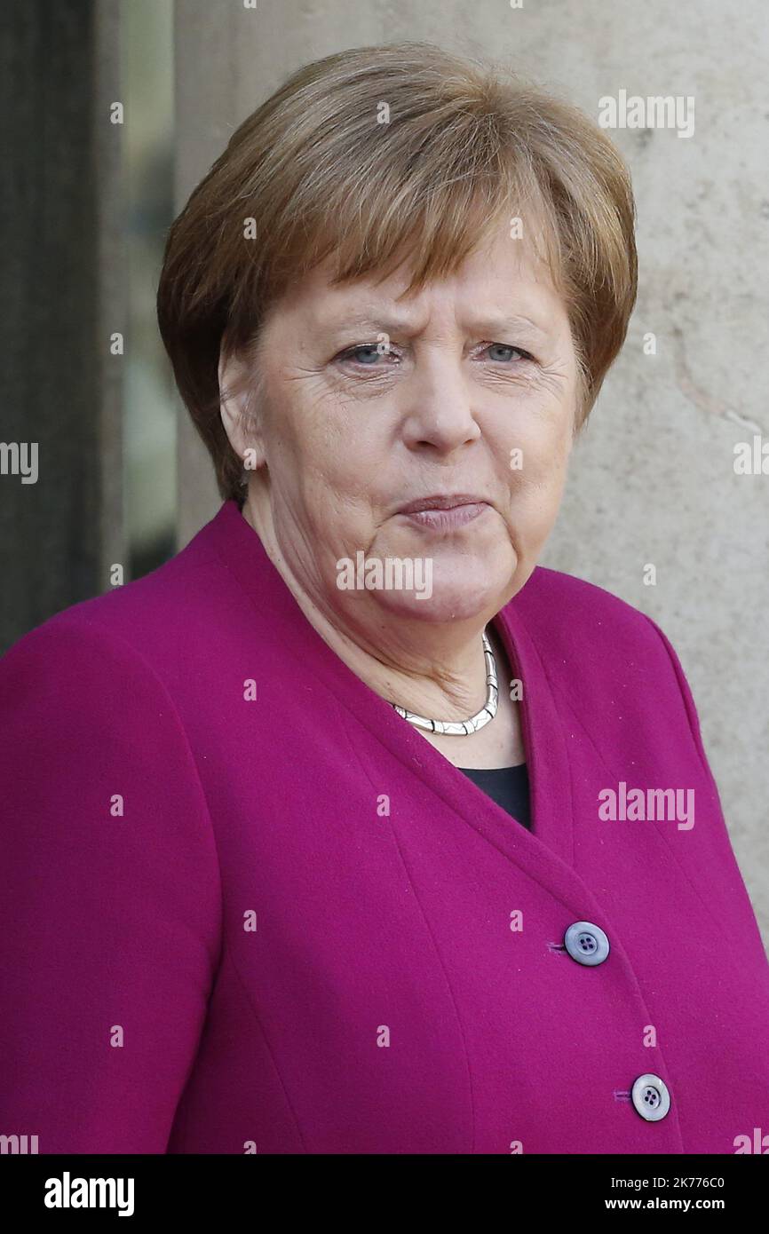 La cancelliera tedesca Angela Merkel attende il presidente della Commissione europea, il presidente francese e il presidente cinese per i colloqui sulla costruzione di una nuova governance globale all’Elysee Palace di Parigi. 26.03.2019 Foto Stock