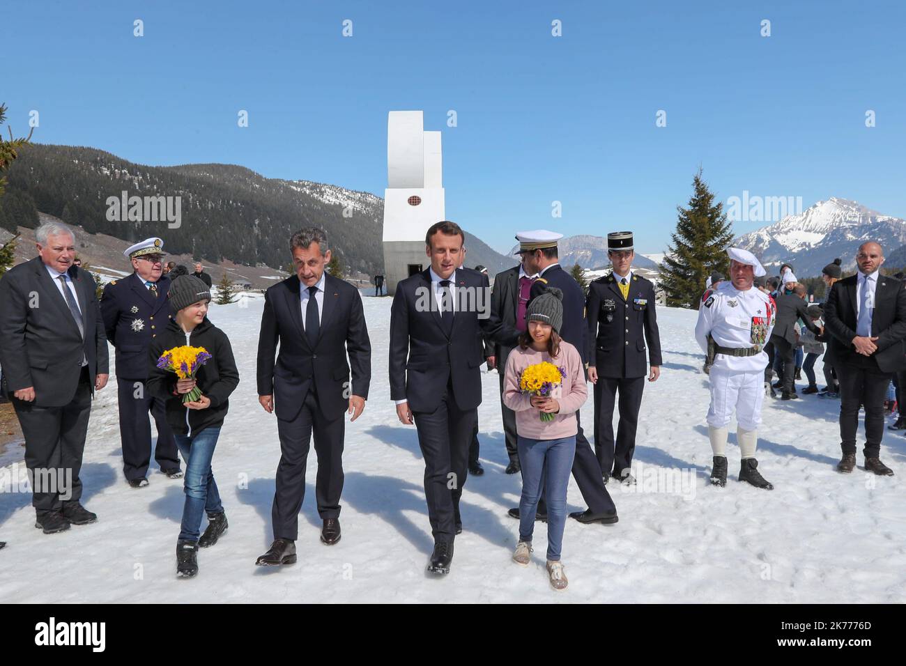 Emmanuel Macron durante una cerimonia in omaggio ai combattenti della resistenza della seconda guerra mondiale uccisi nell'altopiano des Glieres il 31 marzo 2019 nel cimitero militare di Necropole de Morette a Thones, nelle Alpi francesi. *** Didascalia locale *** Foto Stock