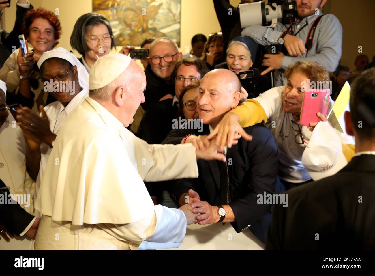 Papa Francesco ha celebrato la Messa nel complesso Moulay Abdallah di Rabat, capitale del Marocco, Davanti a diverse migliaia di fedeli.©Manoel Penicaud / le Pictorium/MAXPPP - Manoel Penicaud / le Pictorium - 31/03/2019 - Maroc / Rabat / Rabat - le Pape Francois una celebrità une messe au complexe Moulay Abdallah de Rabat, la capitale du Maroc devant plusieurs de fideles. / 31/03/2019 - Marocco / Rabat / Rabat - Papa Francesco ha celebrato la Messa nel complesso Moulay Abdallah di Rabat, capitale del Marocco, davanti a diverse migliaia di fedeli. Foto Stock