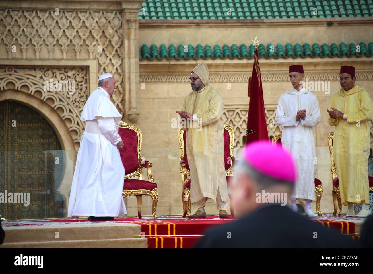 Papa Francesco ha celebrato la Messa nel complesso Moulay Abdallah di Rabat, capitale del Marocco, Davanti a diverse migliaia di fedeli.©Manoel Penicaud / le Pictorium/MAXPPP - Manoel Penicaud / le Pictorium - 30/03/2019 - Maroc / Rabat / Rabat - le Pape Francois una celebrità une messe au complexe Moulay Abdallah de Rabat, la capitale du Maroc devant plusieurs de fideles. / 30/03/2019 - Marocco / Rabat / Rabat - Papa Francesco ha celebrato la Messa nel complesso Moulay Abdallah di Rabat, capitale del Marocco, davanti a diverse migliaia di fedeli. Foto Stock