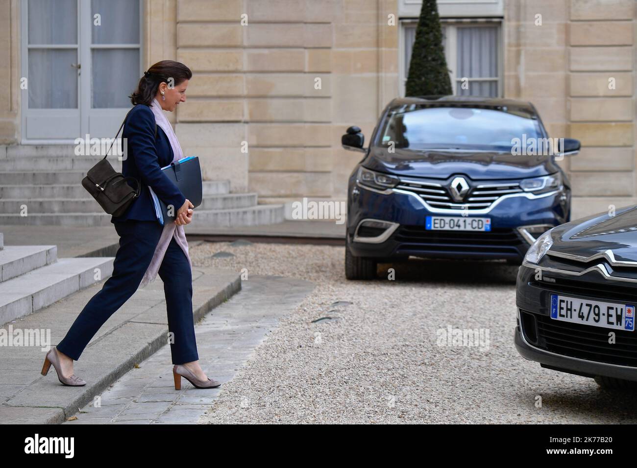 Agnes Buzyn, la Ministre des Solidarites et de la Sante en sortie du Conseil des Ministres / 24/04/2019 - Francia / Ile-de-France (regione) / Parigi - Agnes Buzyn, Ministro della solidarietà e della sanità che lascia il Consiglio dei ministri Foto Stock
