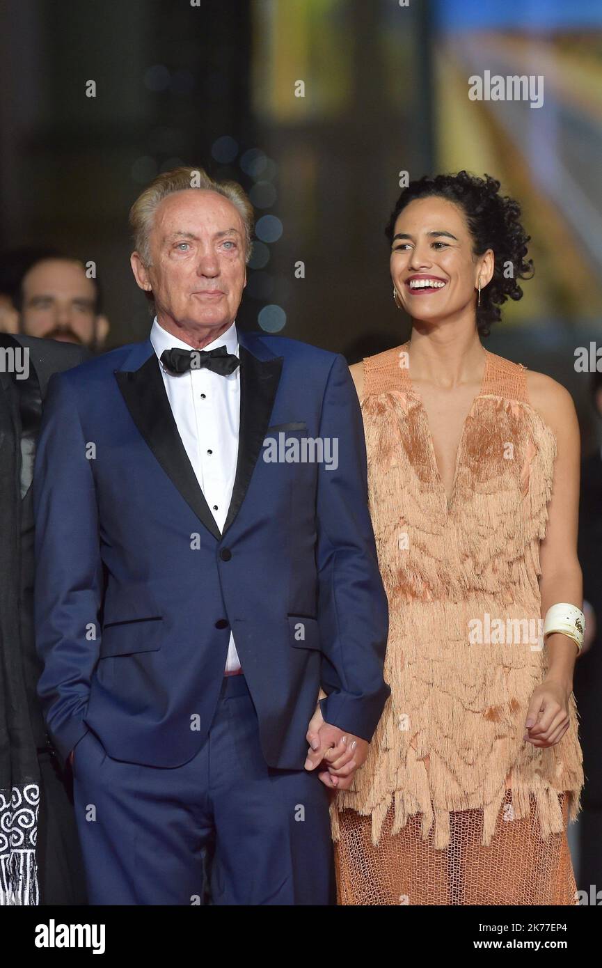 Barbara Colen e Udo Kier assistono alla proiezione di Nighthawk durante il 72nd° Festival annuale del cinema di Cannes. Foto Stock