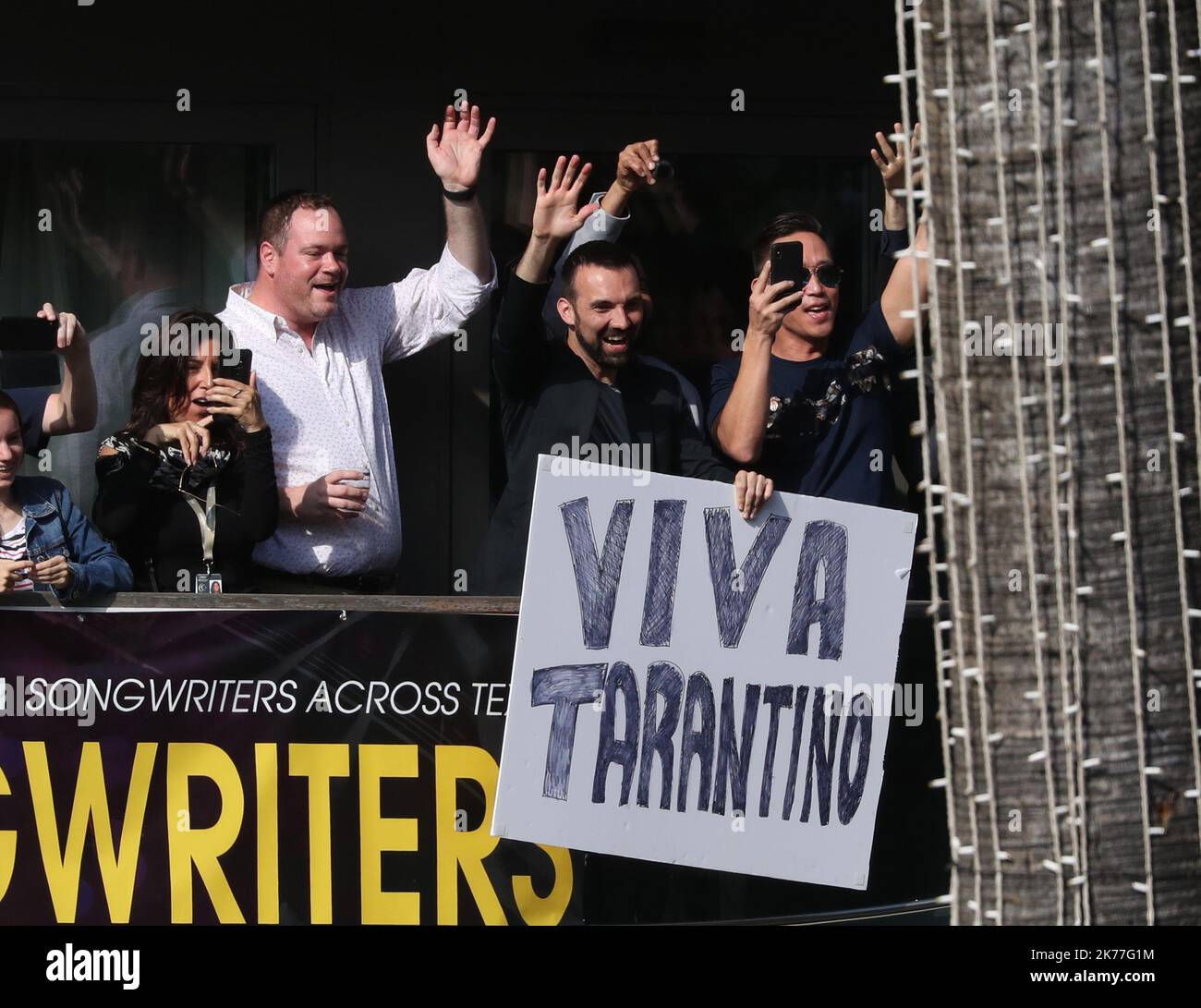 I fan che partecipano alla prima edizione di Hollywood si sono tenuti durante il Festival del Cinema di Cannes 72nd a Cannes, in Francia. Foto Stock