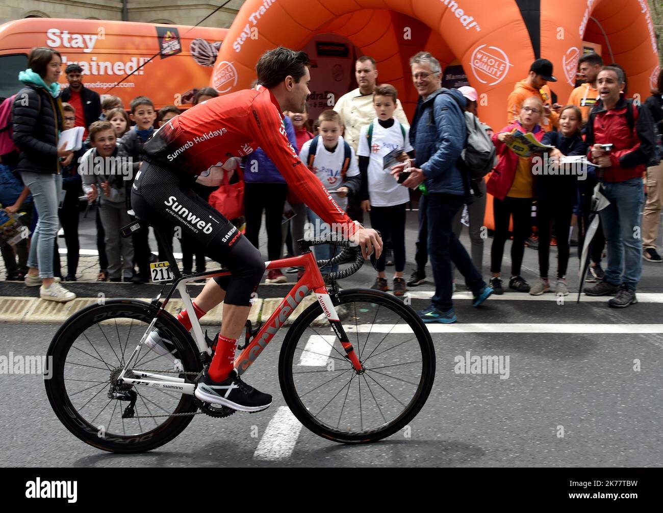 Tom Dumoulin du team DumoulinCyclisme. Critérium du Dauphiné 2019. Etape le Puy en Velay / Riom . Départ du Puy en Velay . Terza tappa della 71st edizione del Criterium du Dauphine gara ciclistica, 177 km tra le Puy-en-Velay e Riom il 11 giugno 2019 Foto Stock