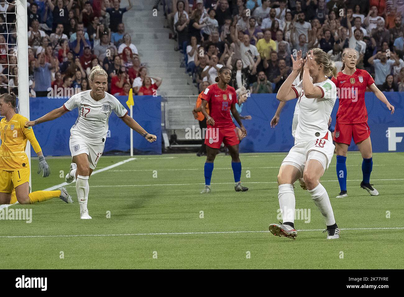 Ellen toni White Convery (Angleterre, attaquante, club : Birmingham City) Rebecca Elizabeth 'Becky' Sauerbrunn Foto Stock