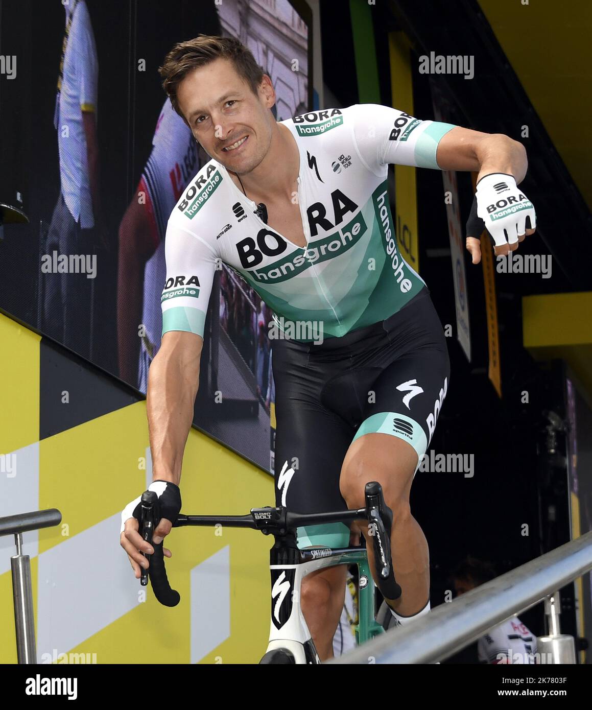 PHOTOPQR/L'EST REPUBLICAIN ; SPORT - CICLISMO - TOUR DE FRANCE 2019 - TDF - 106EME EDIZIONE - ETAPE 1 - PARTENZA - BRUXELLES - CHARLEROI - BRUSSEL. Bruxelles 6 juillet 2019. Marcus BURGHARDT (Bora - Hansgrohe) avec son numéro de dossard 13 à l'envers. FOTO Alexandre MARCHI. Inizio della prima tappa dell'edizione 106th del Tour de France a Bruxelles, Belgio, il 6 luglio 2019. Foto Stock