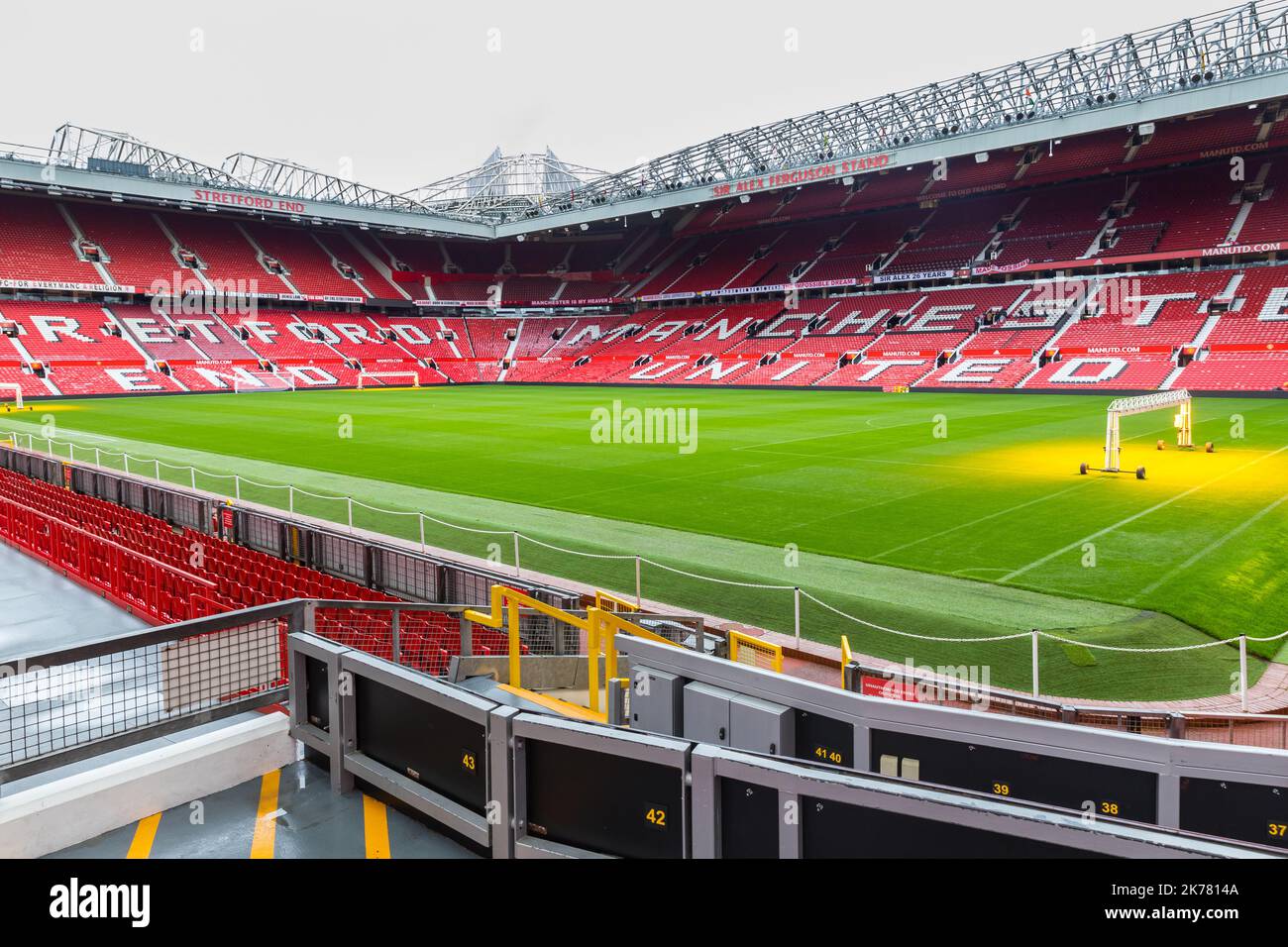 Il campo all'Old Trafford Stadium del Manchester United Foto Stock