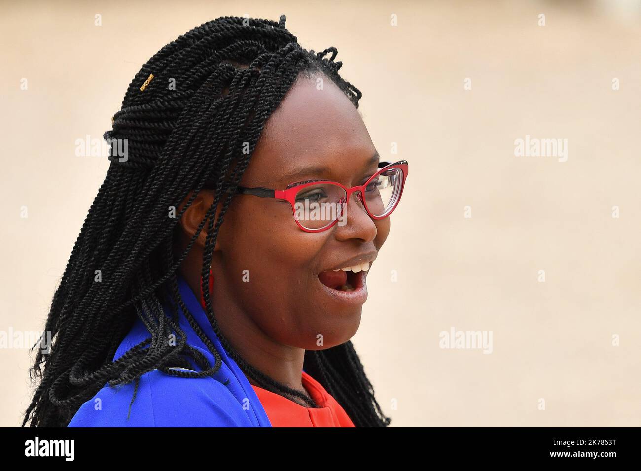 Sibeth ndiaye, la secretaire aupres du Premier Ministre et Porte parole du Gouvernement en sortie du Conseil des Ministres du 04 Septembre 2019 / 04/09/2019 - France / Ile-de-France (region) / Parigi - Sibeth ndiaye, Segretario al primo ministro e portavoce del governo del Consiglio dei ministri del 04 settembre 2019 Foto Stock