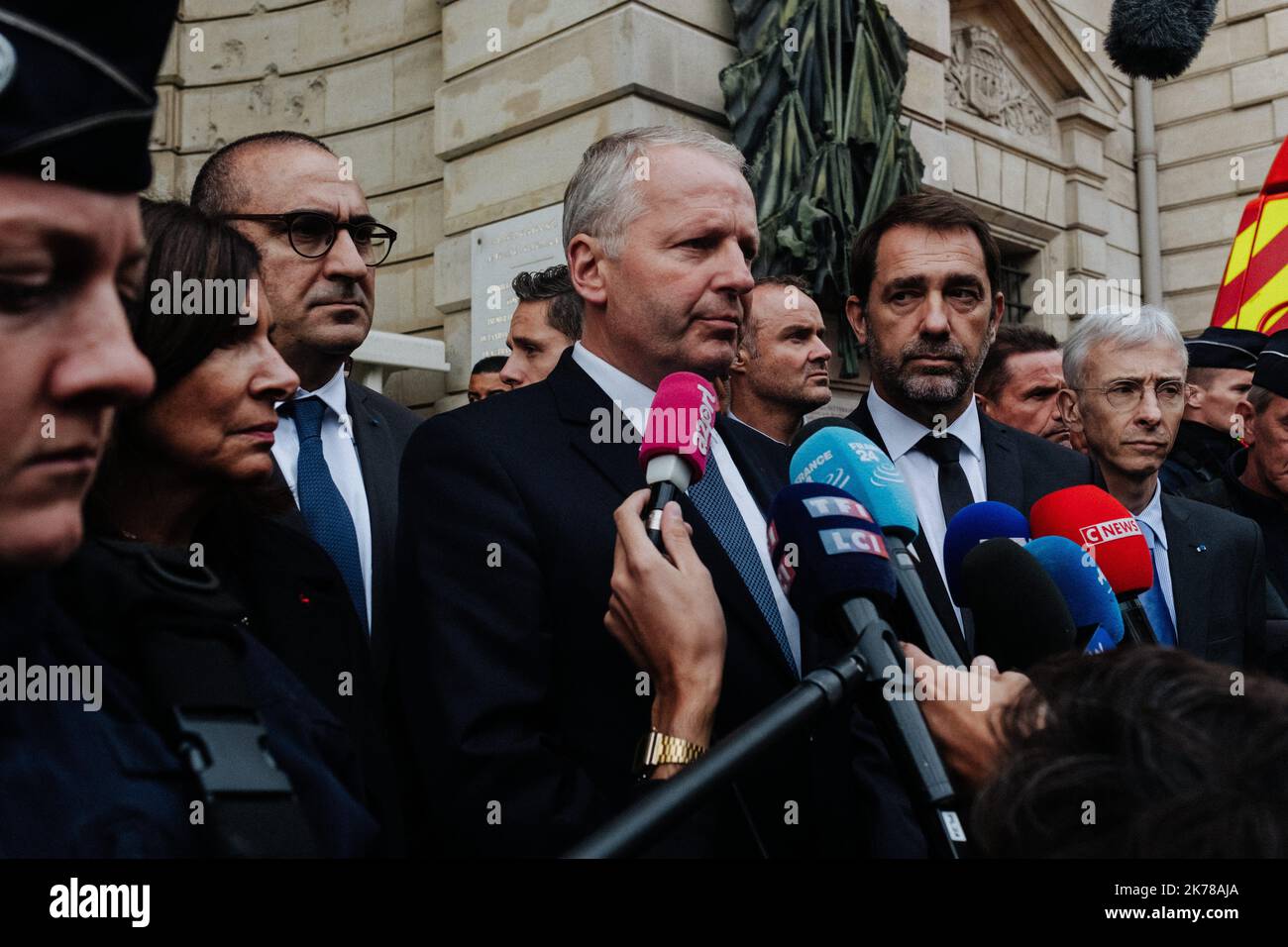 Conferenza stampa a seguito delle uccisioni della polizia con Christophe Castaner, ministro dell'interno, a seguito dell'assassinio di 4 poliziotti nella prefettura di Parigi da parte di un agente amministrativo. Foto Stock