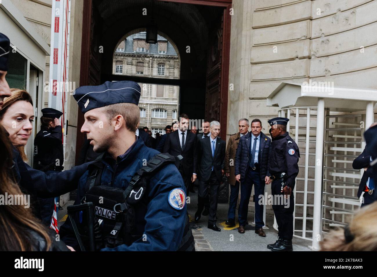 Conferenza stampa a seguito delle uccisioni della polizia con Christophe Castaner, ministro dell'interno, a seguito dell'assassinio di 4 poliziotti nella prefettura di Parigi da parte di un agente amministrativo. Foto Stock