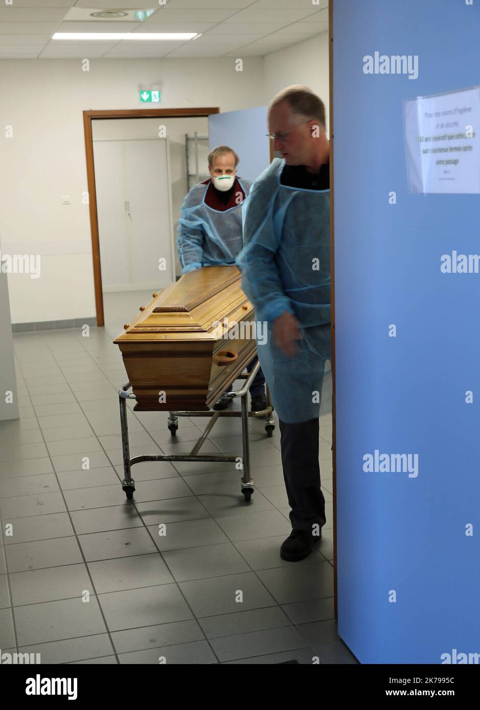 Mulhouse, Francia, 2nd 2020 aprile - il morgue a Mulhouse. L'Alsazia è una delle zone più colpite dal covid-19 in Francia Foto Stock