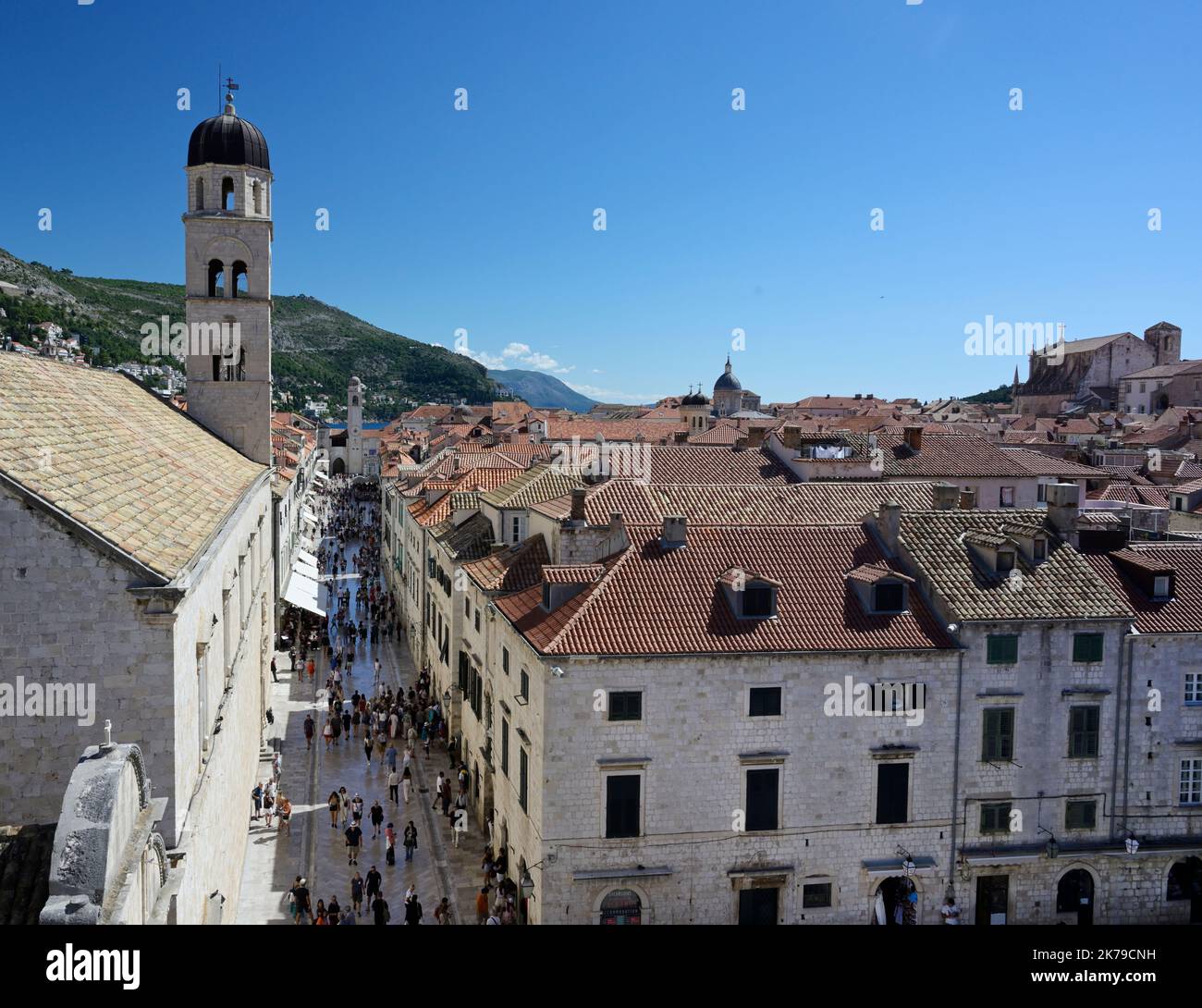 Città vecchia di Dubrovnik con Stradun la strada principale Foto Stock
