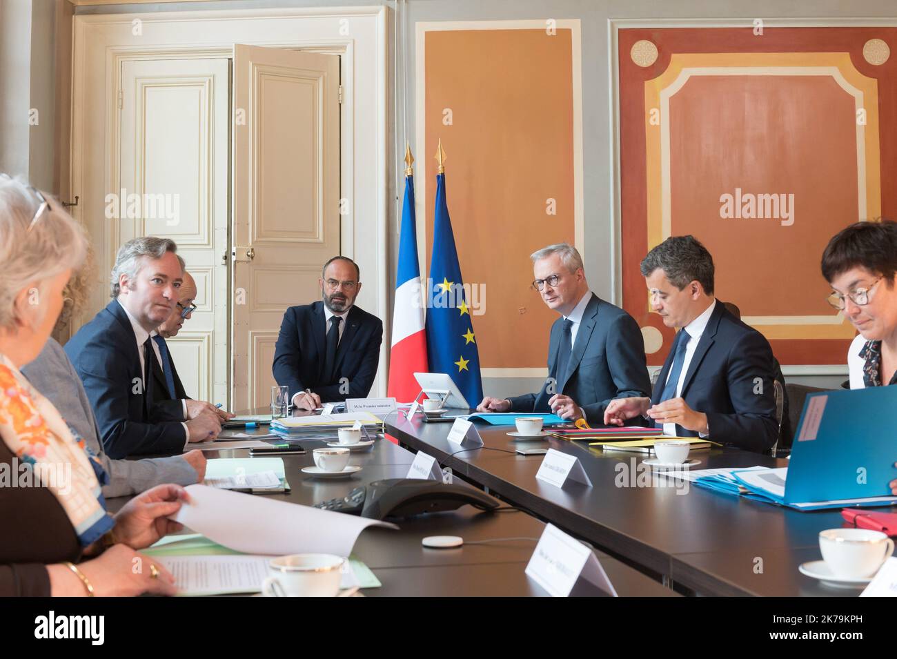 Francia, Parigi, 2020/05/14 il ministro francese degli Affari esteri junior Jean-Baptiste Lemoyne, il primo ministro francese Edouard Philippe, il ministro francese dell'Economia Bruno le Maire, il ministro francese dei conti pubblici Gerald Darmanin e il ministro francese dell'estero Annick Girardin. Foto Stock