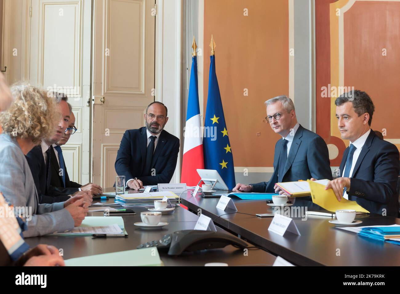 Francia, Parigi, 2020/05/14 il Ministro francese degli Affari esteri junior Jean-Baptiste Lemoyne, il primo Ministro francese Edouard Philippe, il Ministro francese dell'economia Bruno le Maire e il Ministro francese dei conti pubblici Gerald Darmanin. Il primo ministro francese Edouard Philippe partecipa al comitato interministeriale per il turismo. Foto Stock