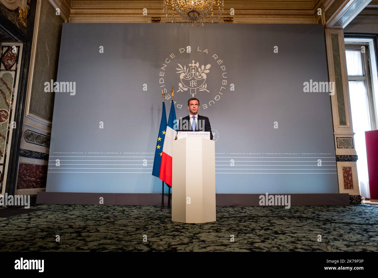 Olivier Veran, ministre de la Sante et des Solidarites, Lors du Compte rendu du du Conseil des Ministres - Consiglio dei Ministri Francia, Parigi maggio 20 2020 Foto Stock