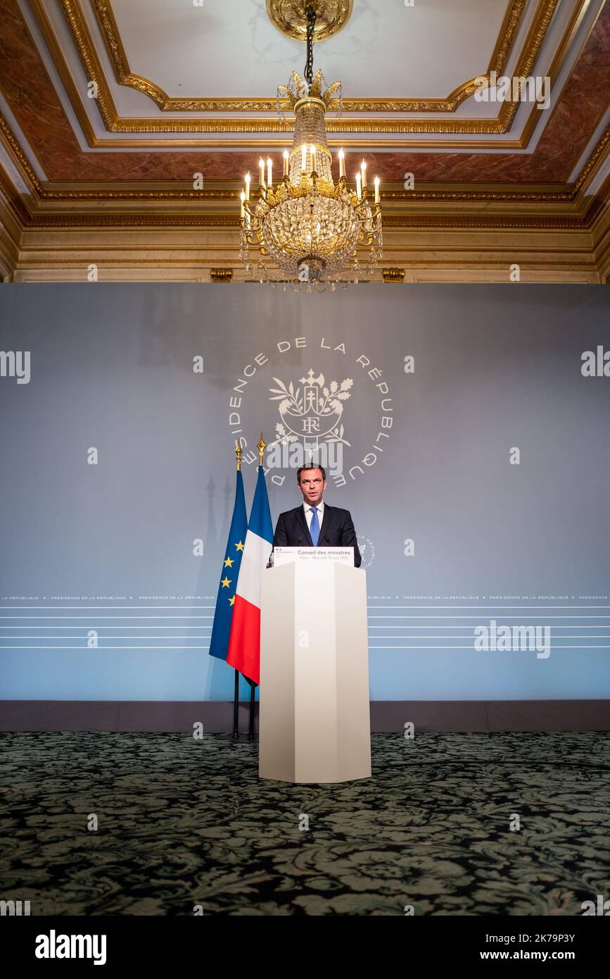 Olivier Veran, ministre de la Sante et des Solidarites, Lors du Compte rendu du du Conseil des Ministres - Consiglio dei Ministri Francia, Parigi maggio 20 2020 Foto Stock