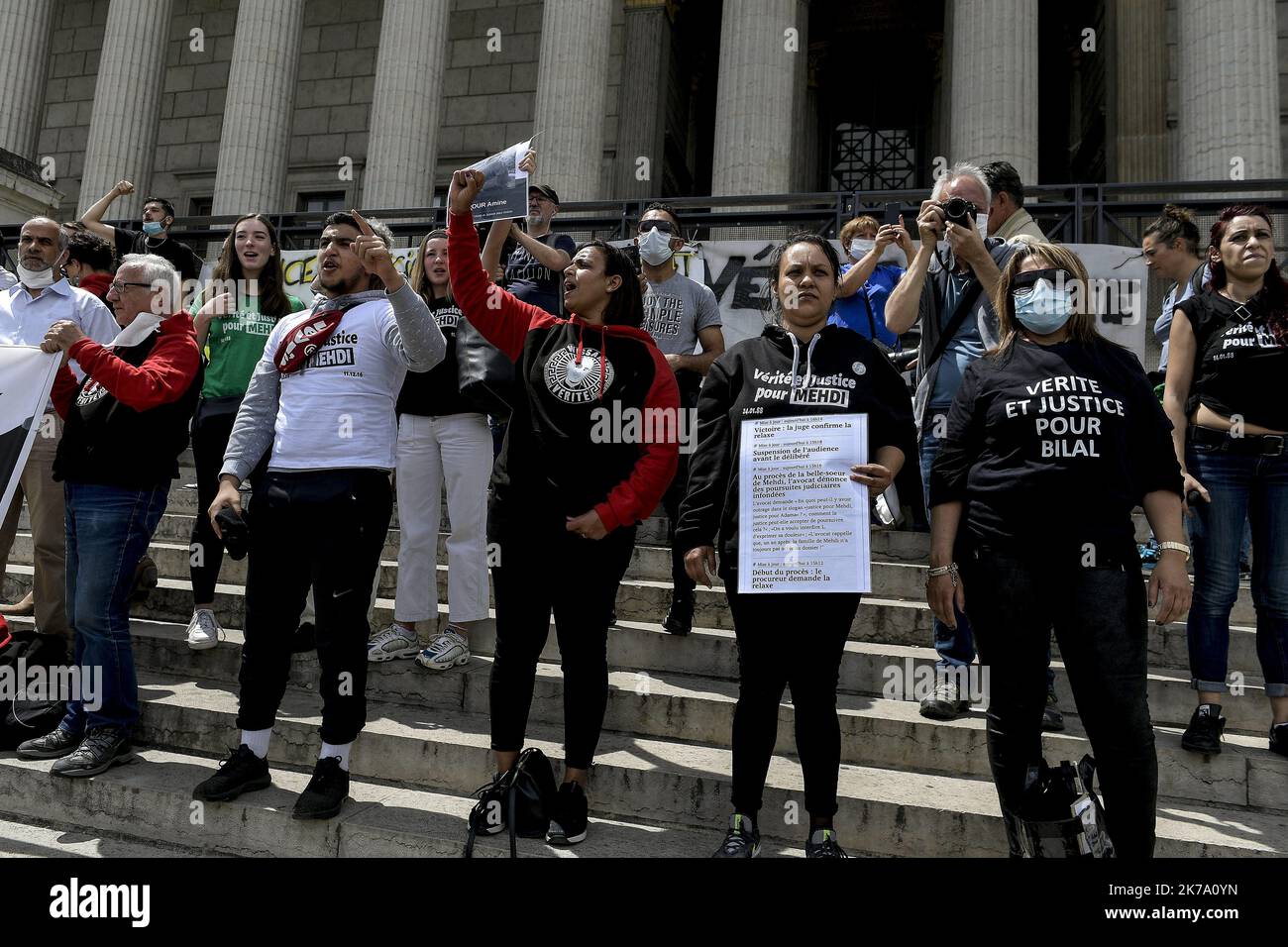 Â©PHOTOPQR/LE PROGRES/Maxime JEGAT - Lyon 13/06/2020 - Rassemblement contre les violences policiÃ¨res Ã Lyon le 13 juin 2020 -Rassemblement contre le racisme et les violences policiÃ¨res sur le parvis de la Cour d'Appel de Lyon. - 2020/06/13 protesta contro il razzismo e la brutalità della polizia Foto Stock