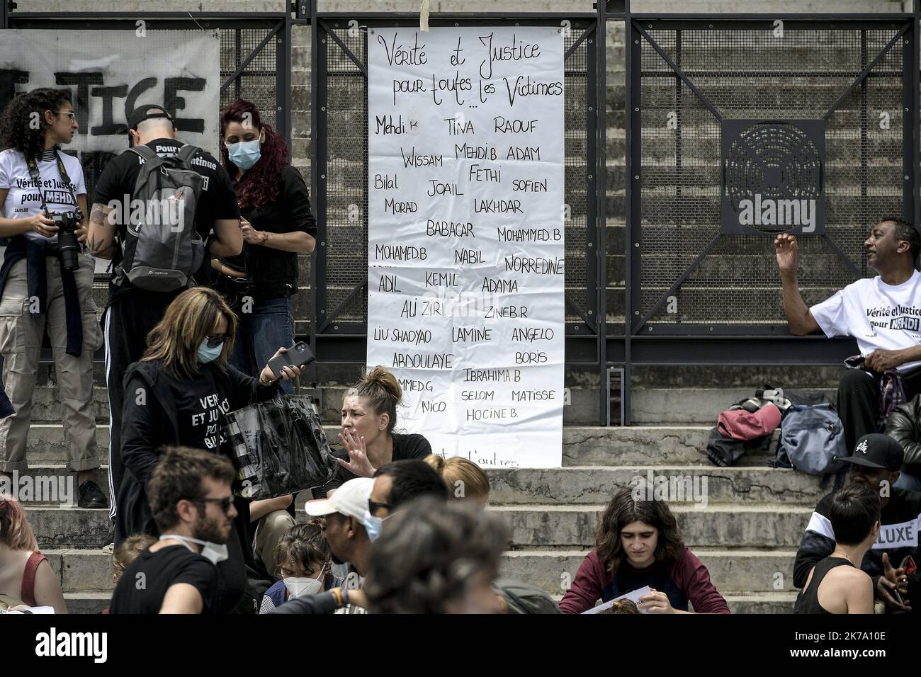 Â©PHOTOPQR/LE PROGRES/Maxime JEGAT - Lyon 13/06/2020 - Rassemblement contre les violences policiÃ¨res Ã Lyon le 13 juin 2020 -Rassemblement contre le racisme et les violences policiÃ¨res sur le parvis de la Cour d'Appel de Lyon. - 2020/06/13 protesta contro il razzismo e la brutalità della polizia Foto Stock