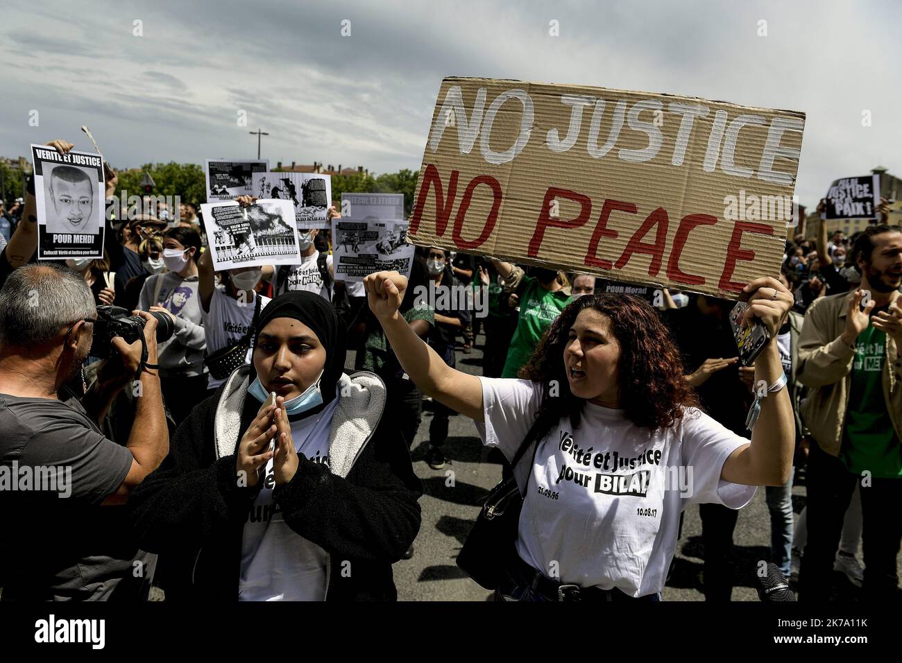 Â©PHOTOPQR/LE PROGRES/Maxime JEGAT - Lyon 13/06/2020 - Rassemblement contre les violences policiÃ¨res Ã Lyon le 13 juin 2020 -Rassemblement contre le racisme et les violences policiÃ¨res sur le parvis de la Cour d'Appel de Lyon. - 2020/06/13 protesta contro il razzismo e la brutalità della polizia Foto Stock