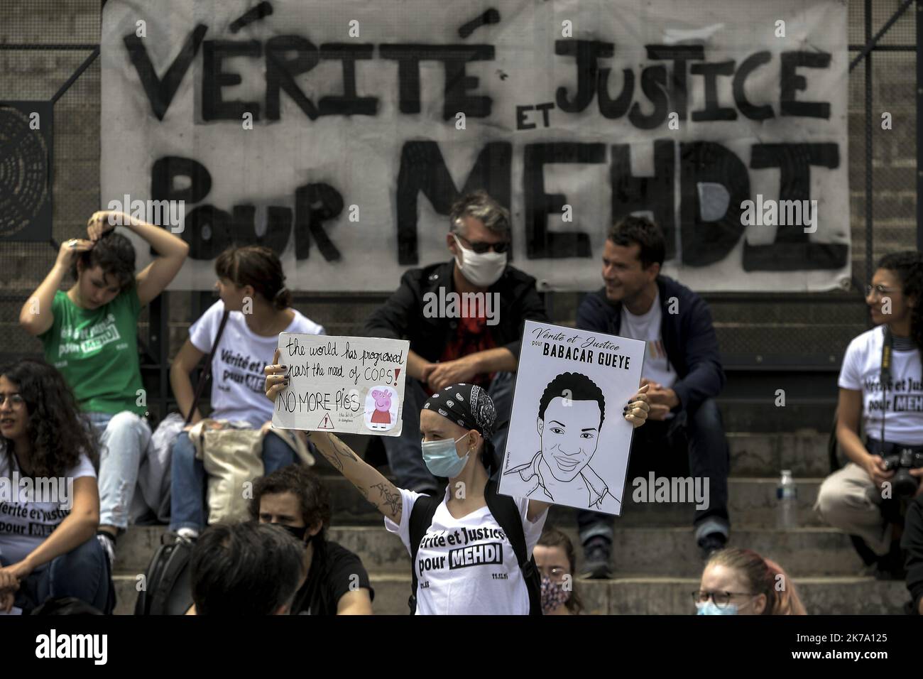 Â©PHOTOPQR/LE PROGRES/Maxime JEGAT - Lyon 13/06/2020 - Rassemblement contre les violences policiÃ¨res Ã Lyon le 13 juin 2020 -Rassemblement contre le racisme et les violences policiÃ¨res sur le parvis de la Cour d'Appel de Lyon. - 2020/06/13 protesta contro il razzismo e la brutalità della polizia Foto Stock