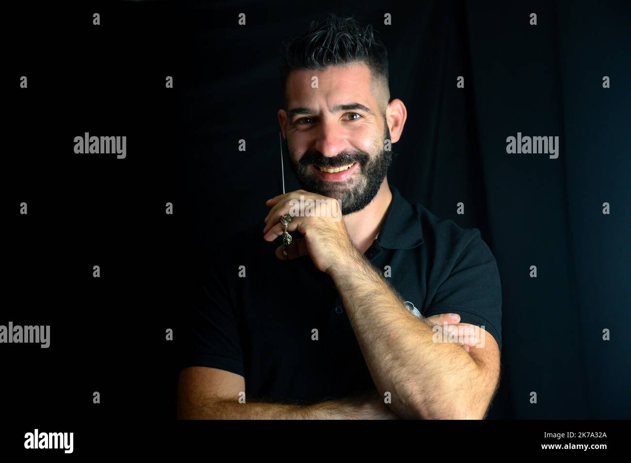 Pont Chateau, Francia, 22nd 2020 giugno - Kevin Ortega è il fondatore del Coiff nel movimento di strada. Combatte i senzatetto durante i marinai volontari Foto Stock