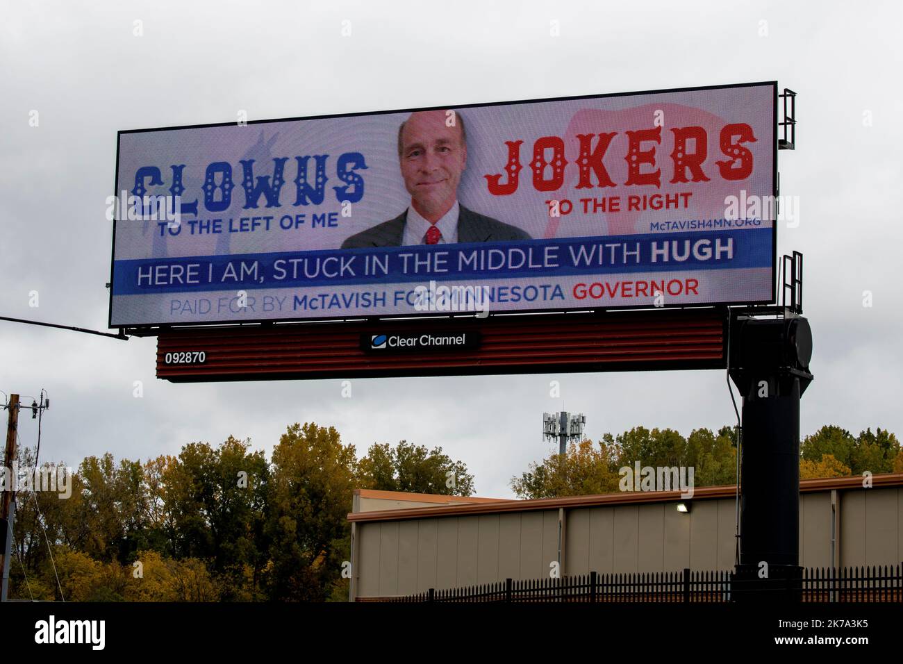 Vadnais Heights, Minnesota. Una pubblicità politica di Hugh McTavish che corre per governatore come candidato per il Partito Independence-Alliance Foto Stock