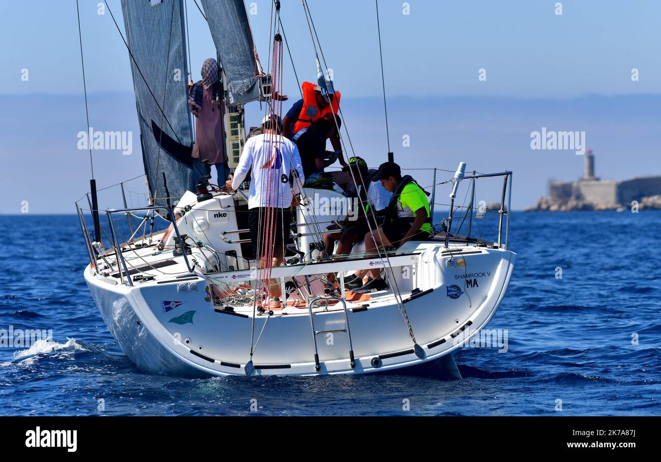 Giornata di vela per 10 giovani con skipper Christophe Pratt lunedì 20 luglio 2020. Foto Stock