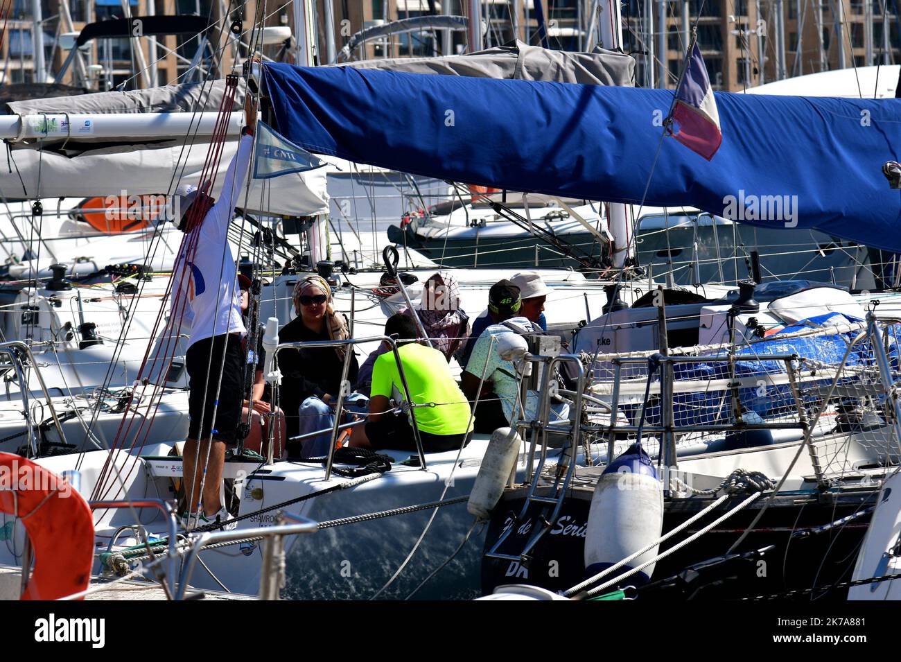 Giornata di vela per 10 giovani con skipper Christophe Pratt lunedì 20 luglio 2020. Foto Stock