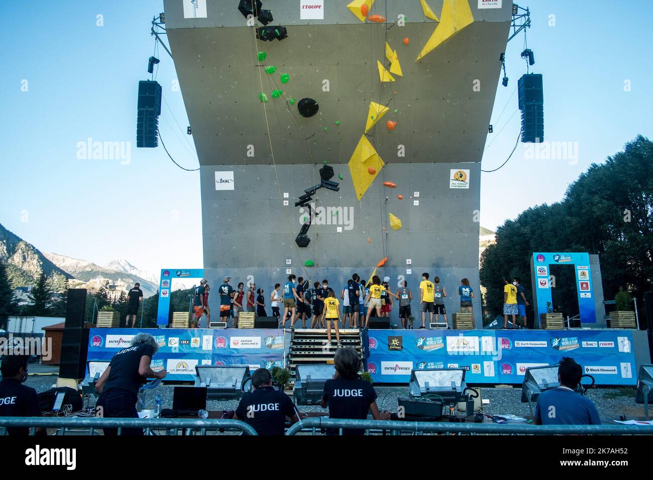 ©Michael Bunel / le Pictorium/MAXPPP - Michael Bunel / le Pictorium - 21/08/2020 - Francia / Provence-Alpes-Cote d'Azur / Briancon - phase de reperage de voie avant la phase des demi-finales des championnats du monde d'escalation. Les grimpeuses et grimpeurs ont Six minutes pour etudier la voie. L'etape de Briancon est la seule epreuve maintenue du mondial. Les autres ont ete annule en raison de la pandemie du Covid-19. 21 aout 2020. Briancon, Francia. / 21/08/2020 - Francia / Provence-Alpes-Cote d'Azur / Briancon - percorso fase di tracking prima della fase semifinale del mondo arrampicata Championshi Foto Stock