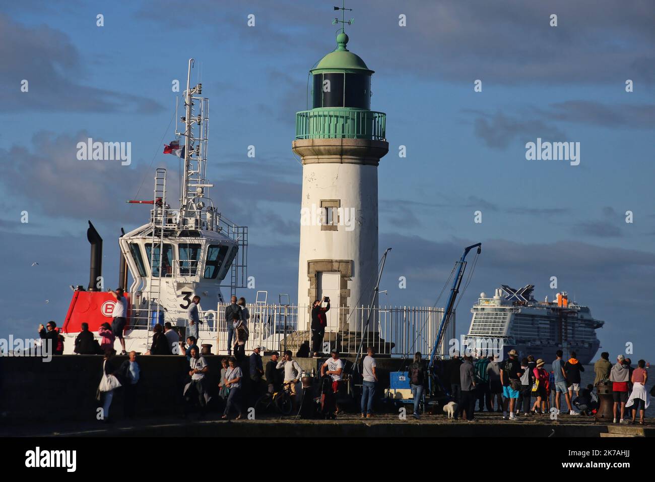 ©PHOTOPQR/PRESSE OCEAN/Romain Boulanger ; ; ; ; SAINT NAZAIRE LE DIMANCHE 23 AOUT 2020, LEAVE DU CELEBRITY APEX EST un PAQUEBOT DE CELEBRITY CRUISS, CONSTRUIT AUX CHANTIERS DE l'ATLANTIQUE la nuova nave da crociera Celebrity 'Celebrity Apex' costruita presso i cantieri di Les Chantiers de l'Atlantiers de l'Atlantique, il 23 agosto, in Francia, 2020, Saint-Nazaire, in Francia, Foto Stock