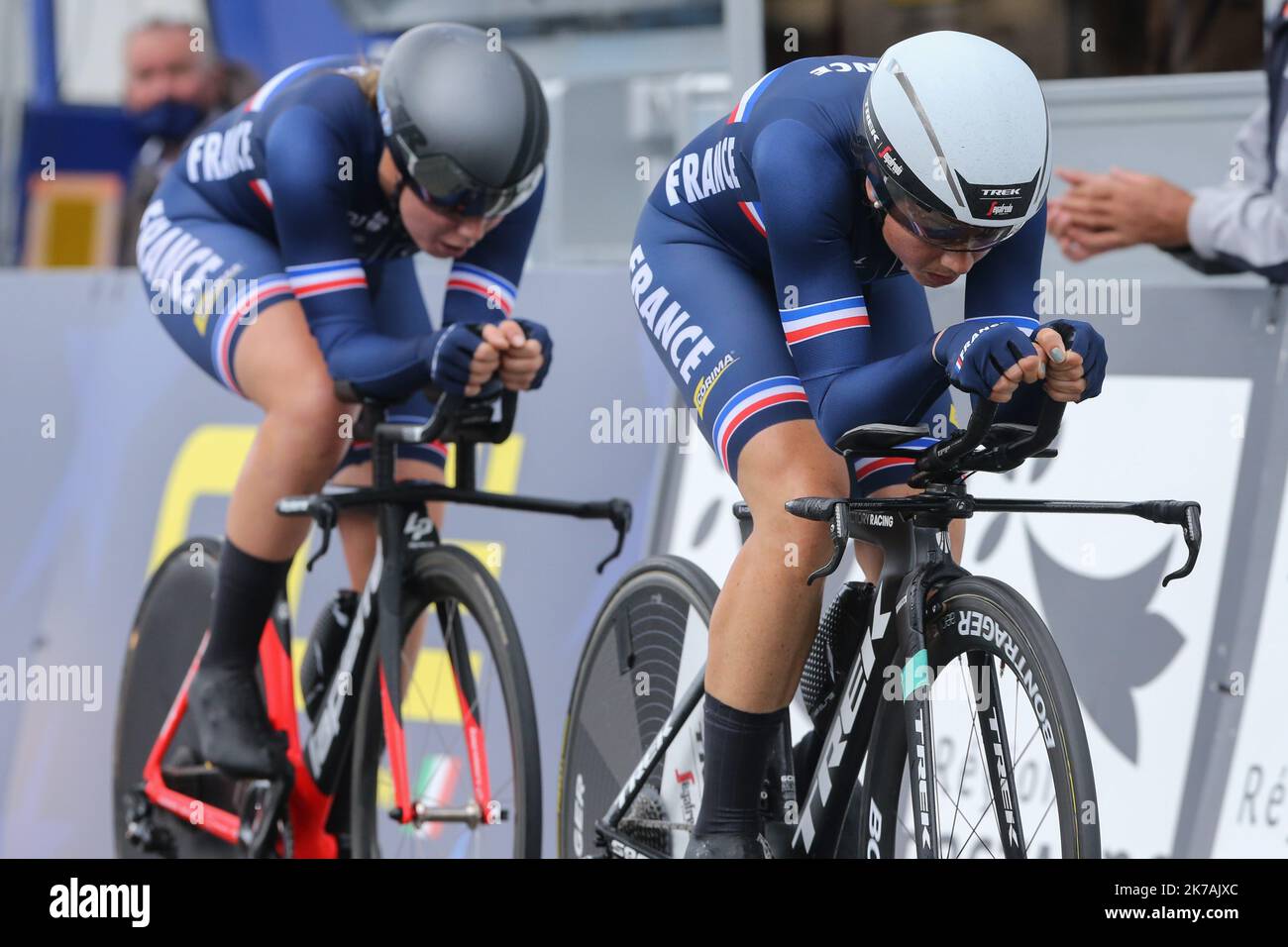 ©PHOTOPQR/OUEST FRANCE/QUEMENER YVES-MARIE ; Plouay ; 28/08/2020 ; Championnat d'Europe à Plouay. Corso en relais mixte. Equipe de France : Audrey CORDON RAGOT / Melle GROSSETETE Foto Yves-marie Quemener / Ouest-France - Campionato europeo a Pouay Francia agosto 28 2020 Foto Stock