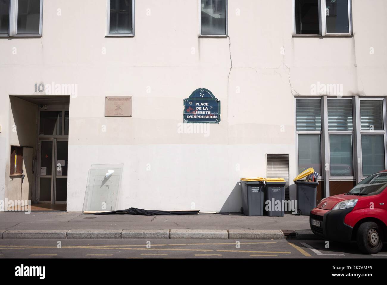 ©PHOTOPQR/LE PARISIEN/Matthieu de Martignac ; Paris ; 01/09/2020 ; le Mémorial de Charlie Hebdo A la veille de l'ouverture du procès. L'attentat contre Charlie Hebdo est une attaque terroriste islamiste perpétrée contre le journal satirique Charlie Hebdo le 7 janvier 2015 à Paris, jour de la sortie du numéro 1 177 de l'hebdomadaire. C'est le Premier et le Plus meurtrier des trois attentats de janvier 2015 en France. Les Victimes de la tuerie sont les dessinateurs Cabu, Charb, Honoré, Tignous et Wolinski, la psychanalyste Elsa Cayat, l'économiste Bernard Maris, le policier Franck Brinsolaro qu Foto Stock