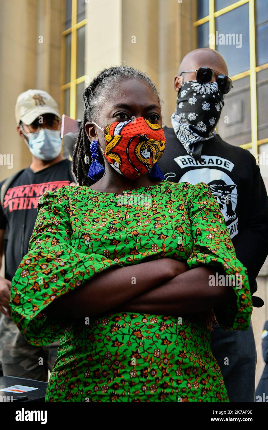 ©Julien Mattia / le Pictorium/MAXPPP - Julien Mattia / le Pictorium - 05/09/2020 - Francia / Ile-de-France / Parigi - la deputee LFI, Daniele Obono, depeinte en esclave par le magazine valeurs actuelles, presentate a la manifestazione contre la racisme sur la Place des droits de l'homme a Parigi. / 05/09/2020 - Francia / Ile-de-France (regione) / Parigi - LFI MP Daniele Obono, ritratto come schiavo dalla rivista valeurs Actuelles, presente alla manifestazione contro il razzismo in Piazza dei diritti umani a Parigi. Foto Stock